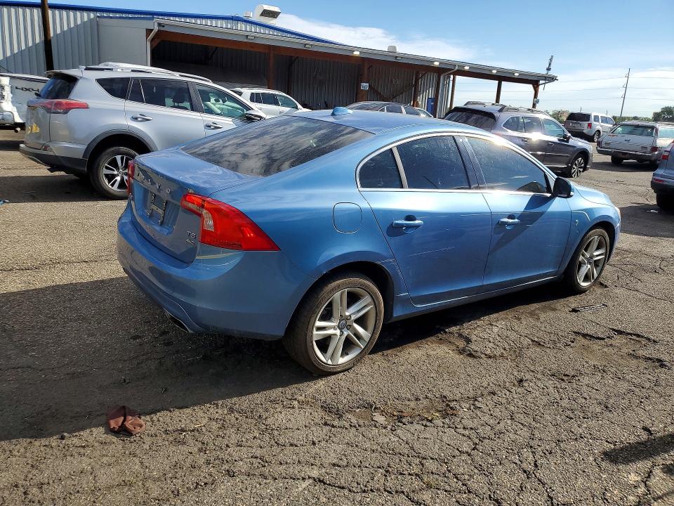 Photo 3 from auction – 2015 VOLVO S60 with VIN YV1612TB7F1308120
