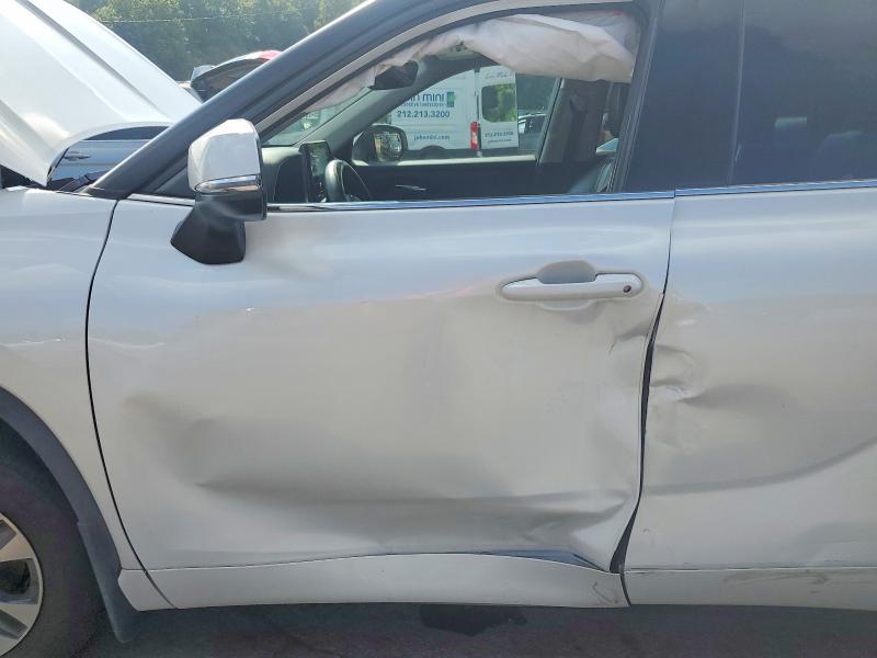 Photo 7 from auction – 2022 TOYOTA HIGHLANDER with VIN 5TDGZRBH7NS569086