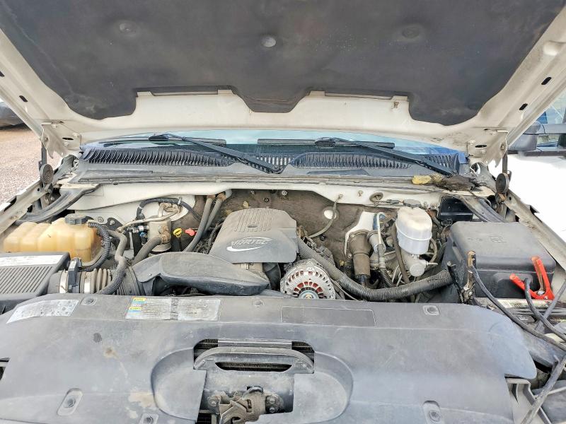 Photo 11 from auction – 2005 CHEVROLET SILVERADO with VIN 1GCHC24U35E222030