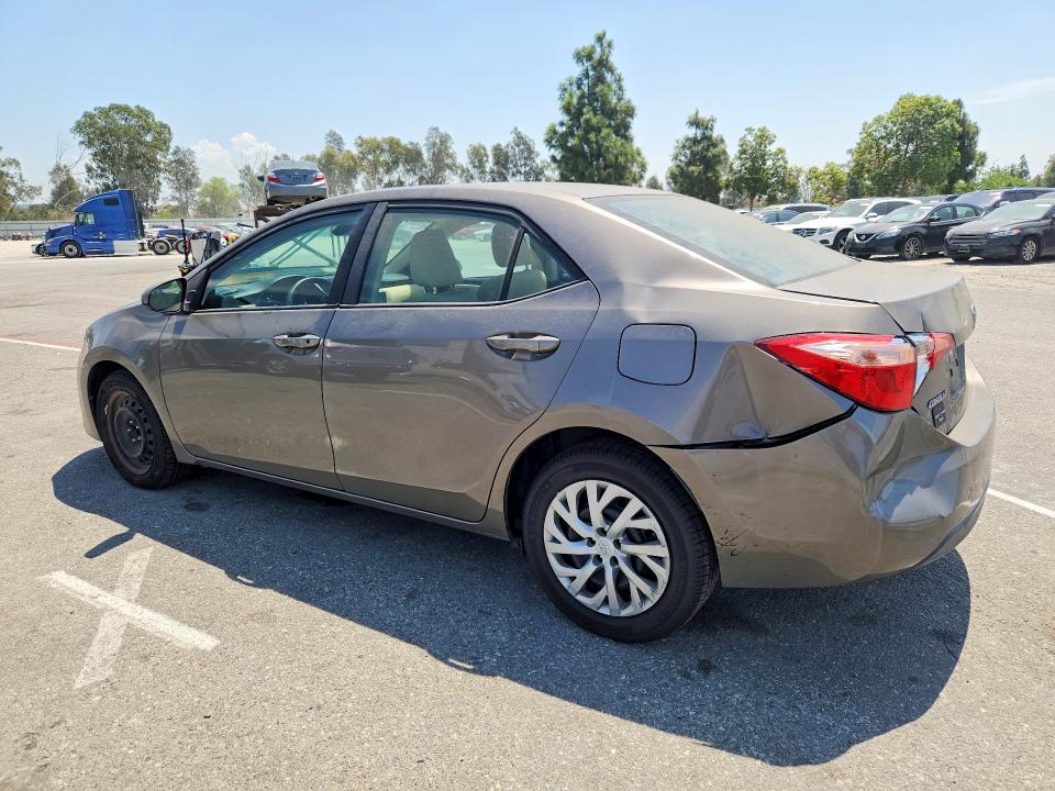 Photo 2 from auction – 2018 TOYOTA COROLLA with VIN 2T1BURHE2JC090115