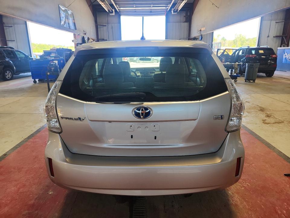 Photo 6 from auction – 2012 TOYOTA PRIUS V with VIN JTDZN3EU9C3071271