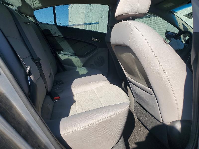 Photo 10 from auction – 2016 KIA FORTE with VIN KNAFX4A6XG5560148