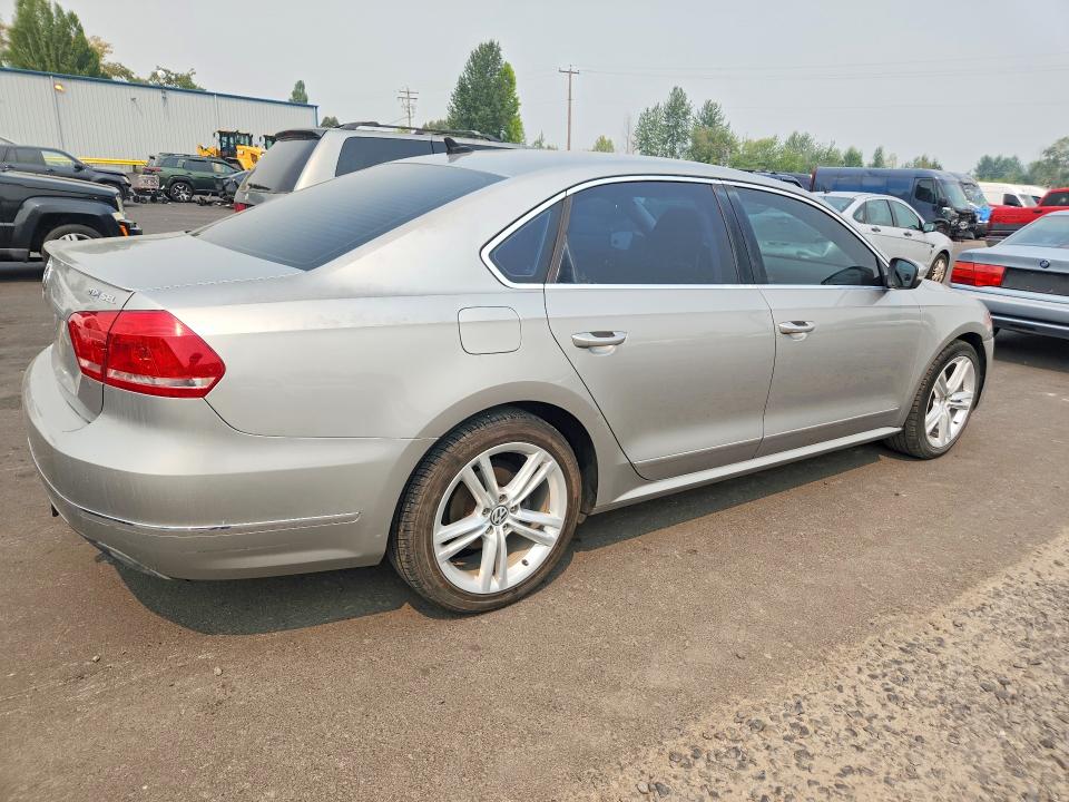 Photo 3 from auction – 2014 VOLKSWAGEN PASSAT with VIN 1VWCN7A3XEC046695