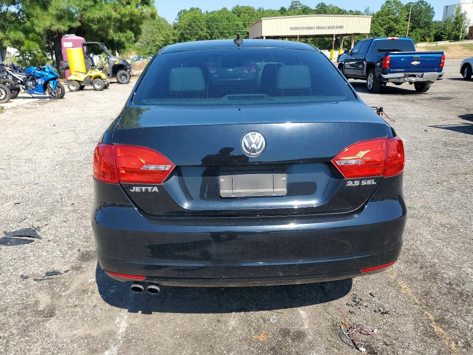 Photo 6 from auction – 2013 VOLKSWAGEN JETTA with VIN 3VWLP7AJ8DM236937