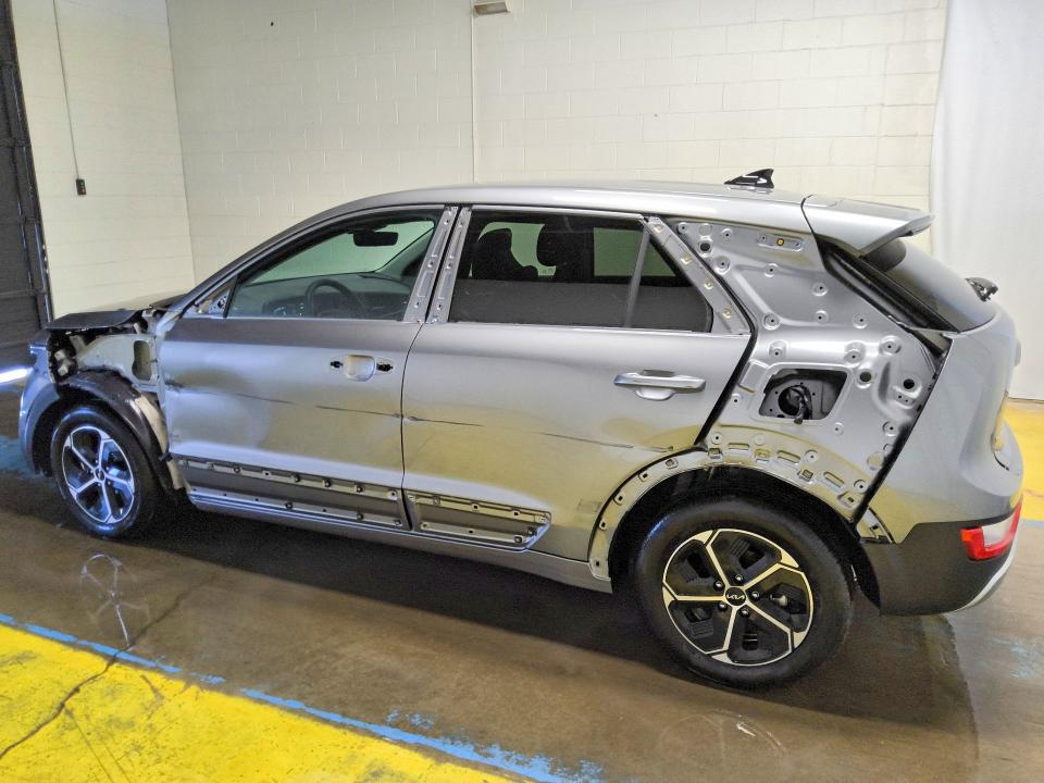 Photo 2 from auction – 2026 KIA NIRO with VIN KNDCP3LEXT5321889