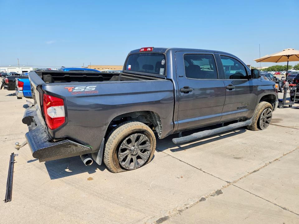 Photo 3 from auction – 2017 TOYOTA TUNDRA with VIN 5TFEM5F10HX112081