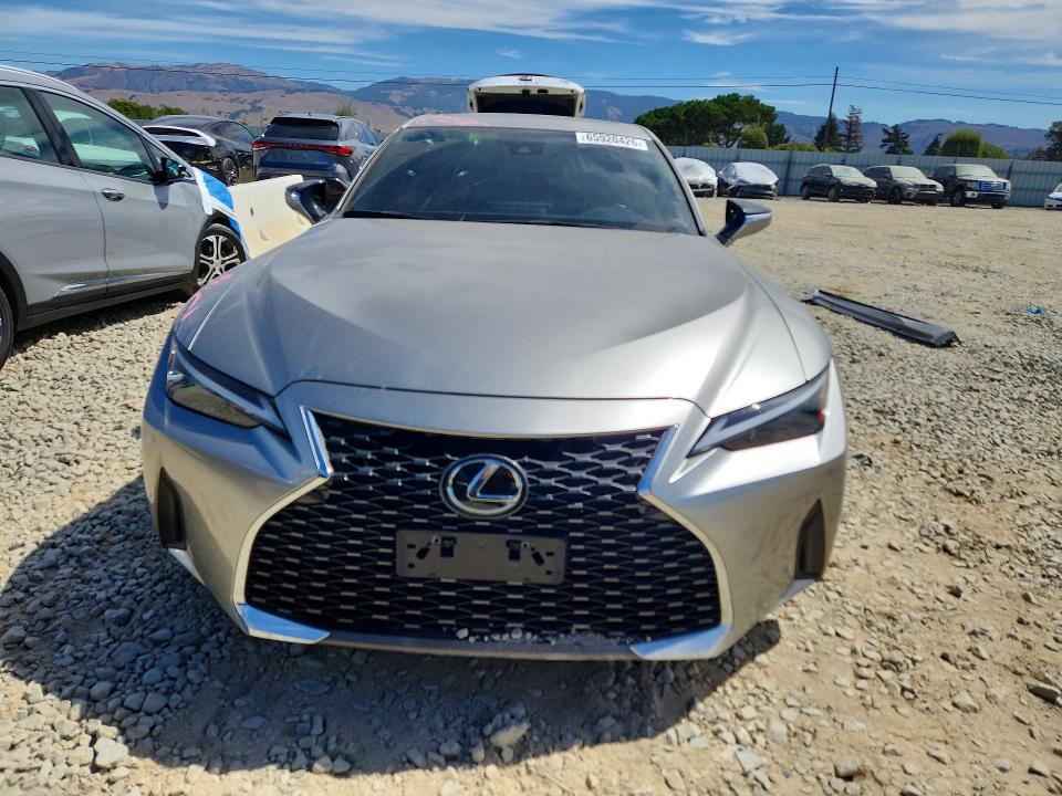صورة رقم 5 من المزاد - 2021 LEXUS IS مع VIN JTHCA1D22M5112169
