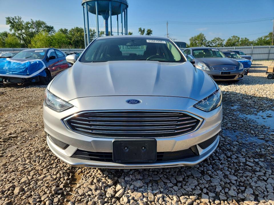 Photo 5 from auction – 2017 FORD FUSION with VIN 3FA6P0LUXHR385931