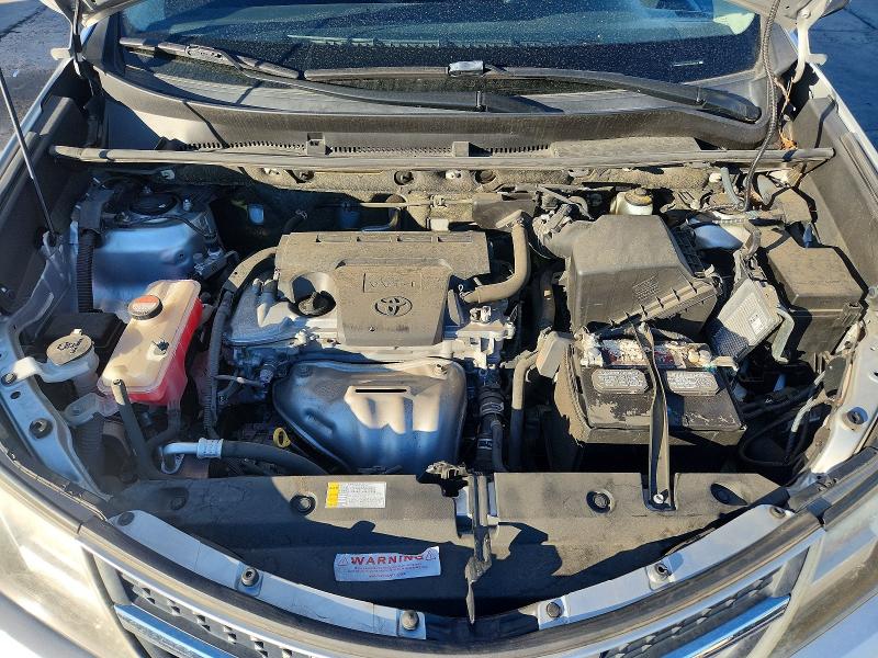 Photo 12 from auction – 2015 TOYOTA RAV4 with VIN JTMRFREV1FD159853