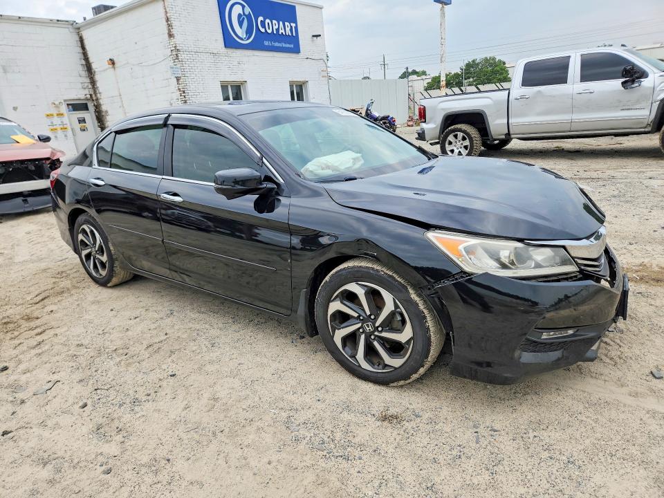 Photo 4 from auction – 2016 HONDA ACCORD with VIN 1HGCR2F80GA012473