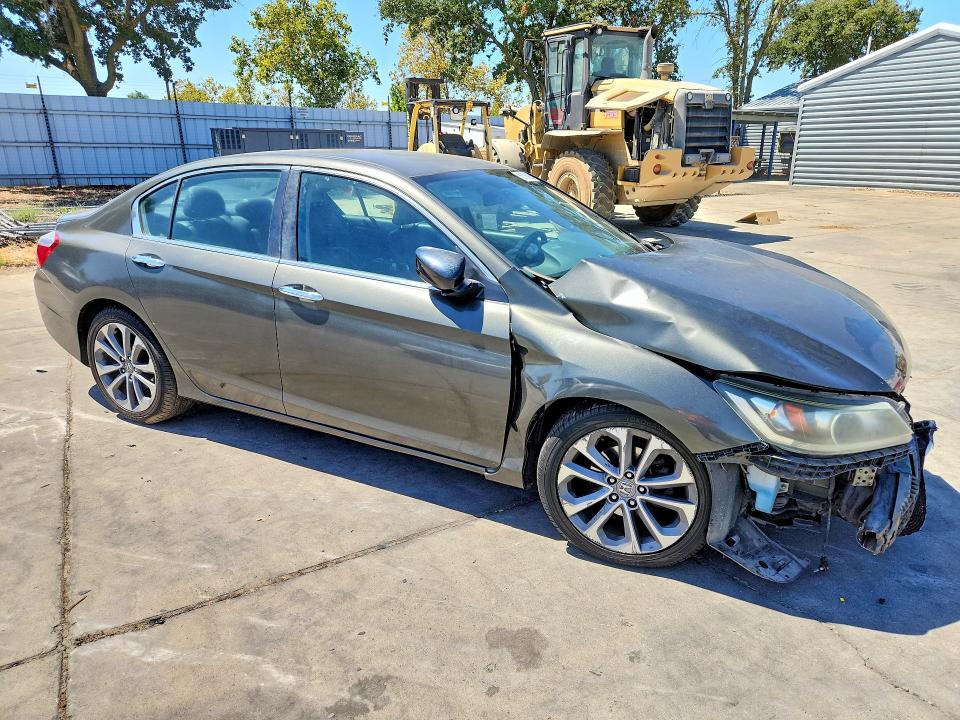 Photo 4 from auction – 2015 HONDA ACCORD with VIN 1HGCR2F53FA110420