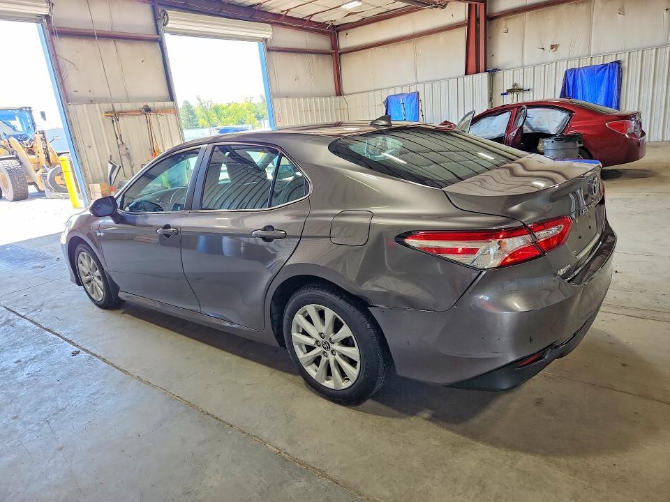 Photo 2 from auction – 2020 TOYOTA CAMRY with VIN 4T1C11BK0LU016576