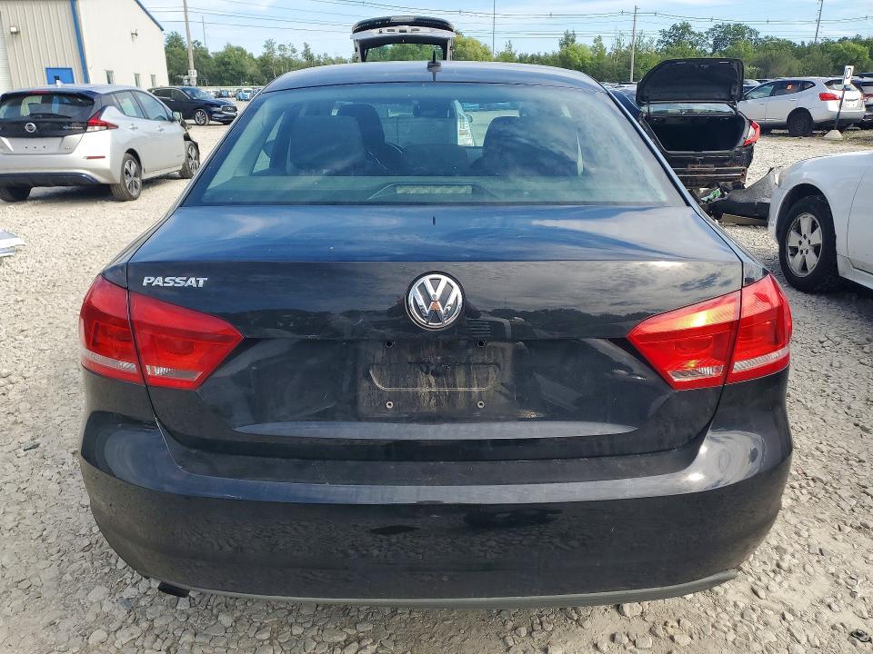 Photo 6 from auction – 2012 VOLKSWAGEN PASSAT with VIN 1VWAP7A33CC025864