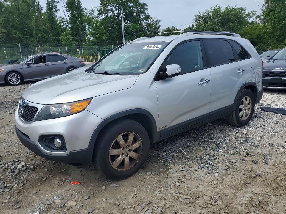 KIA SORENTO 2013 with VIN 5XYKTDA62DG355570 - Photo from auction