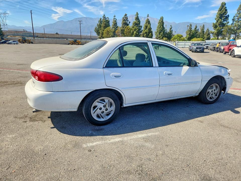 Photo 3 from auction – 2002 FORD ESCORT with VIN 3FAFP13P02R209137