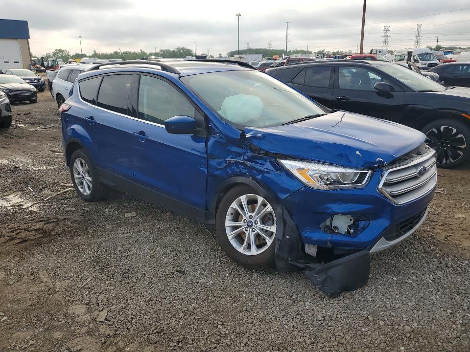 Photo 4 from auction – 2018 FORD ESCAPE with VIN 1FMCU9HD7JUD02873