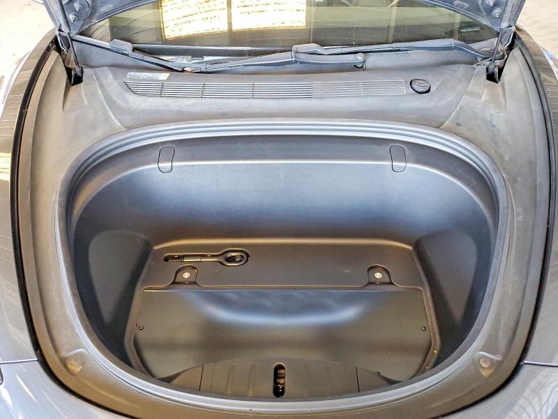 Photo 11 from auction – 2018 TESLA MODEL 3 with VIN 5YJ3E1EA0JF036845