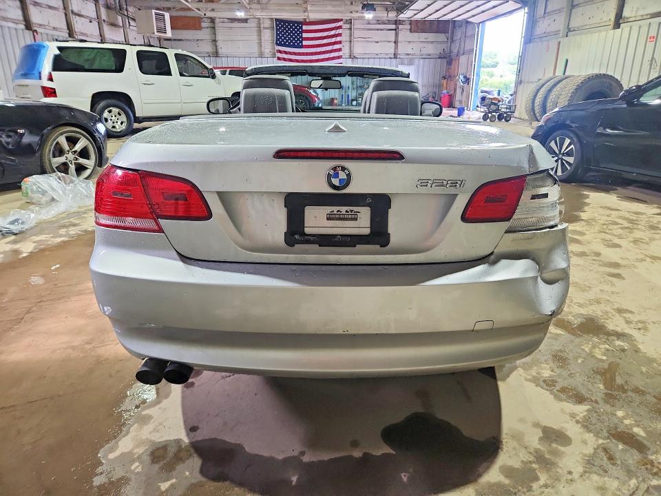 Photo 6 from auction – 2010 BMW 328 with VIN WBAWL1C58AP492412