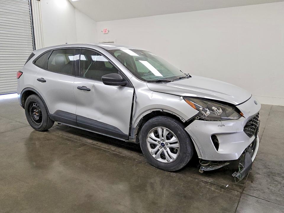 Photo 4 from auction – 2020 FORD ESCAPE with VIN 1FMCU0F60LUA31447