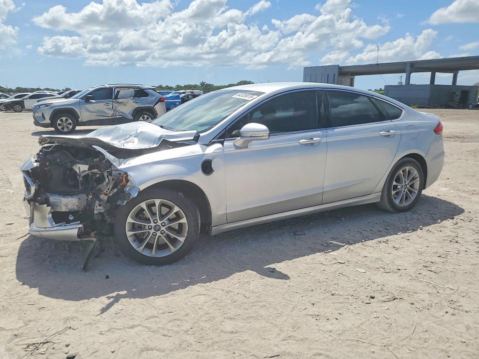 FORD FUSION 2019 with VIN 3FA6P0SU9KR185308 - Photo from auction