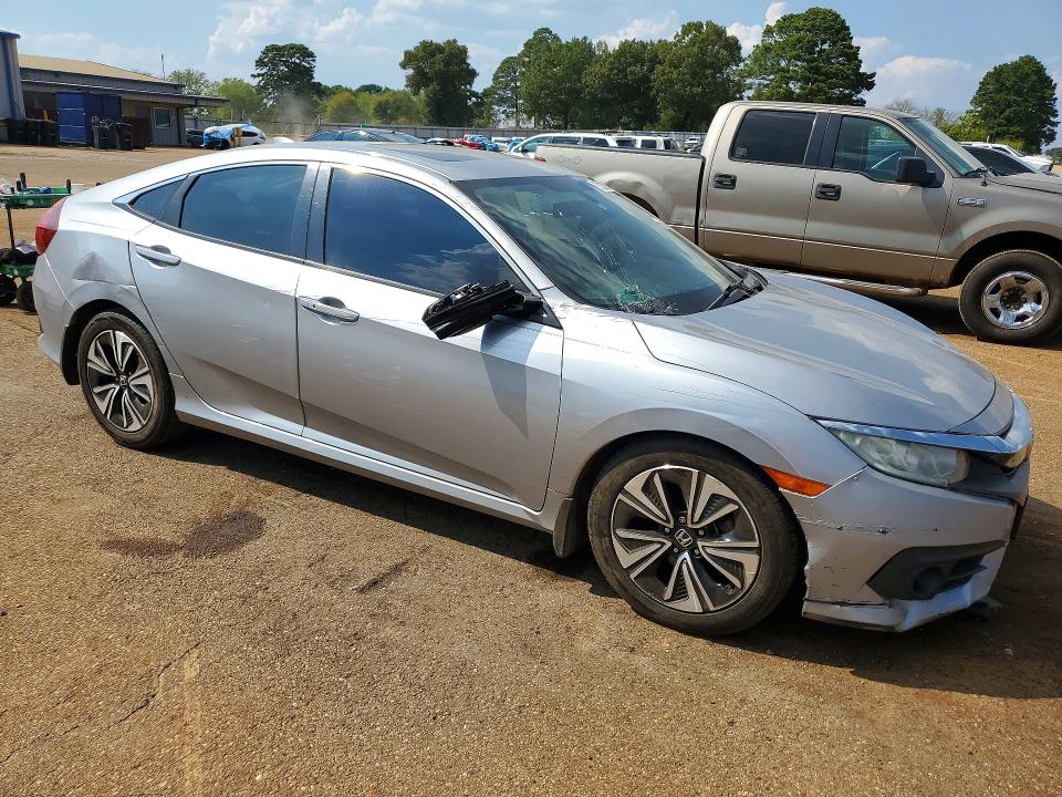Photo 4 from auction – 2017 HONDA CIVIC with VIN 19XFC1F36HE031555