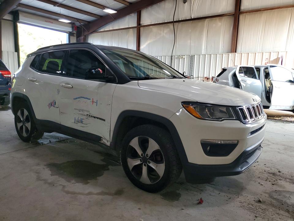 Photo 4 from auction – 2017 JEEP COMPASS with VIN 3C4NJDBB3HT664543