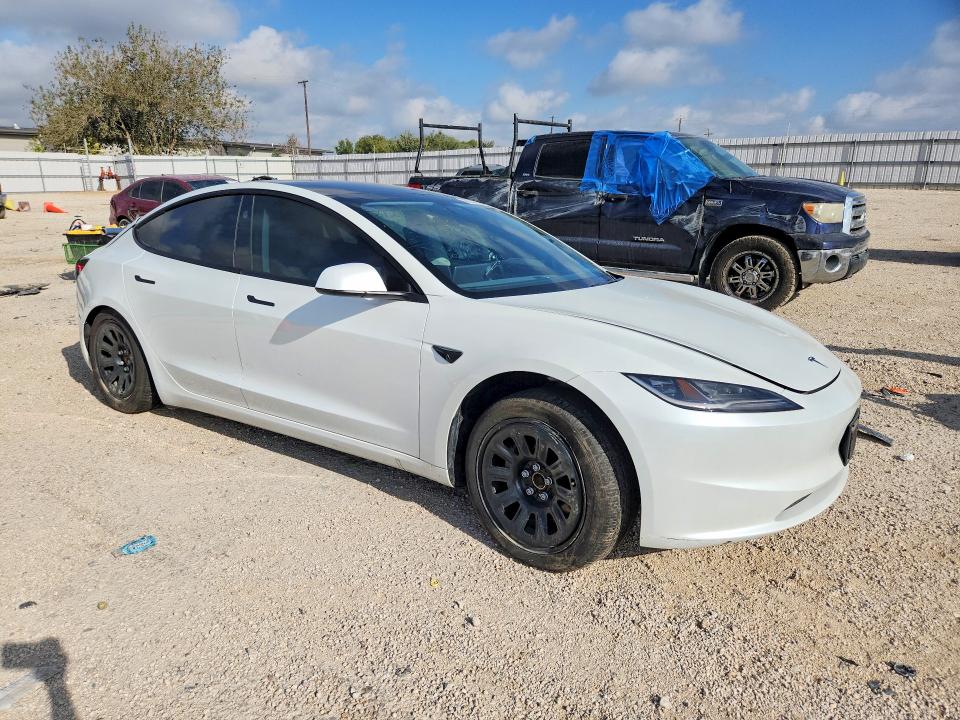Снимка 4 от търг – 2025 TESLA MODEL 3 с VIN 5YJ3E1EA3SF134379