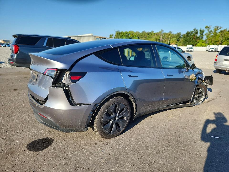 Photo 3 from auction – 2024 TESLA MODEL Y with VIN 7SAYGDEE0RA299790