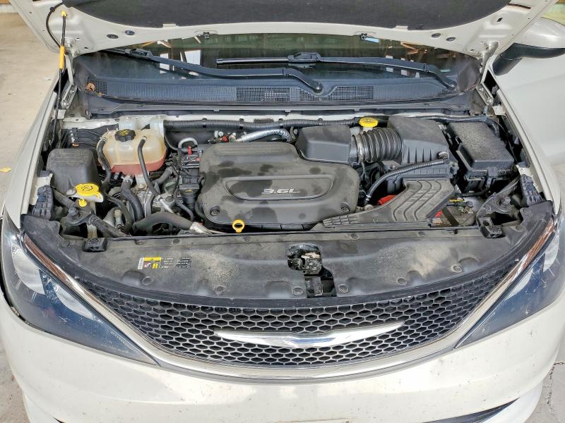Photo 12 from auction – 2017 CHRYSLER PACIFICA with VIN 2C4RC1DG2HR551656