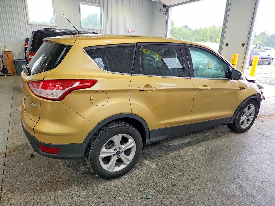 Photo 3 from auction – 2015 FORD ESCAPE with VIN 1FMCU0GX3FUC60863