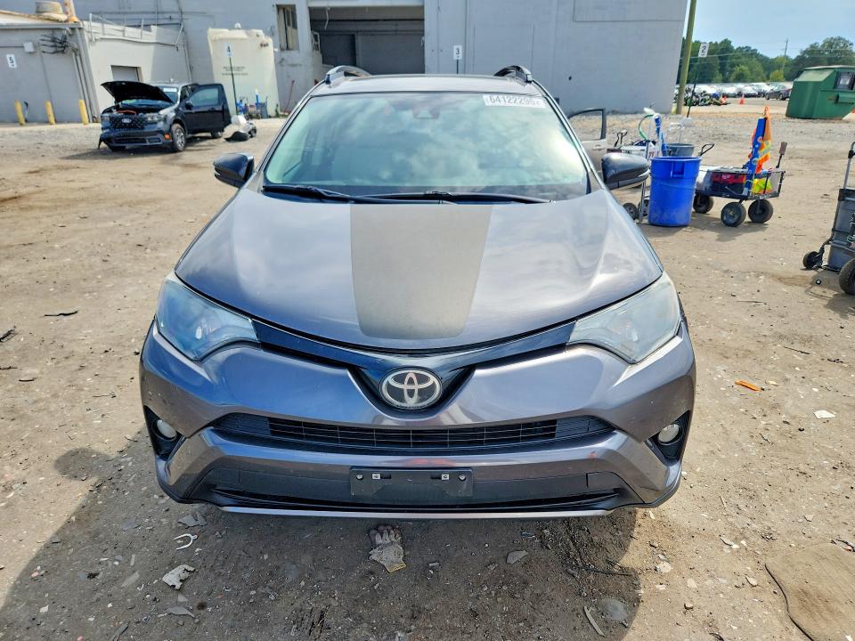 Photo 5 from auction – 2018 TOYOTA RAV4 with VIN 2T3RFREV7JW701940