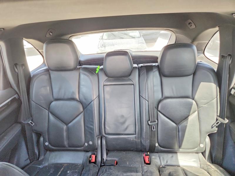 Photo 10 from auction – 2011 PORSCHE CAYENNE with VIN WP1AB2A26BLA43994