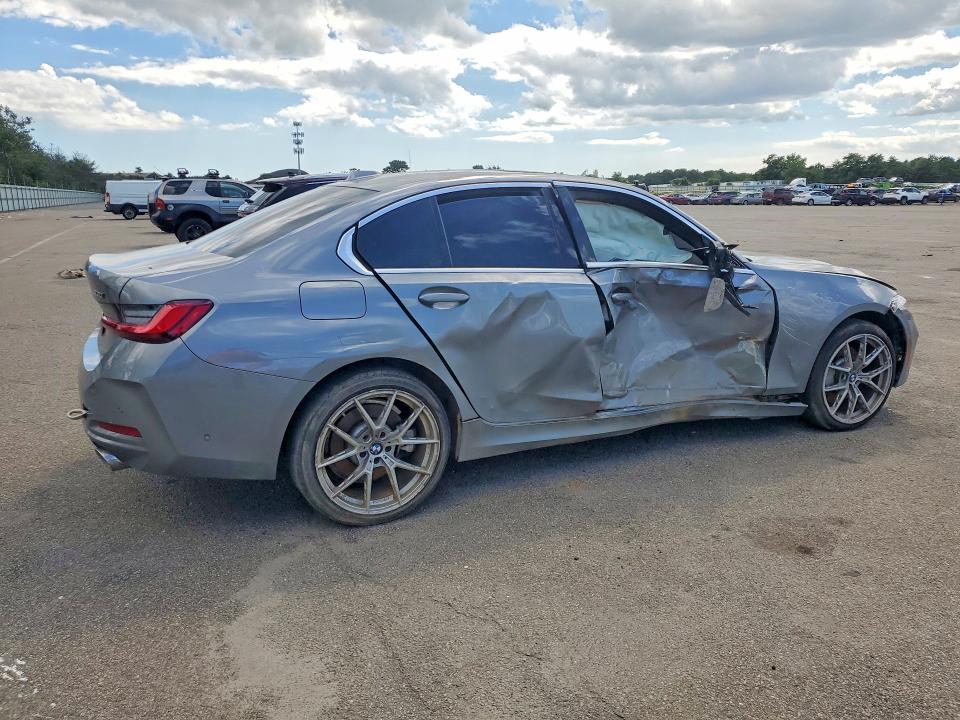 Foto 3 de la subasta – 2025 BMW 330XI con VIN 3MW89CW03S8F42636