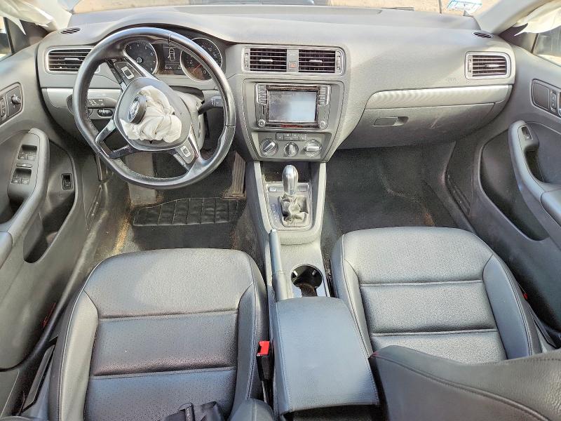 Photo 8 from auction – 2017 VOLKSWAGEN JETTA with VIN 3VWDB7AJ0HM315818