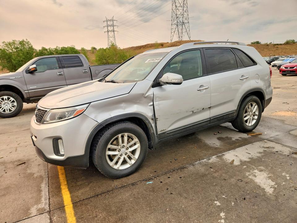 KIA SORENTO 2015 with VIN 5XYKTDA71FG550670 - Photo from auction