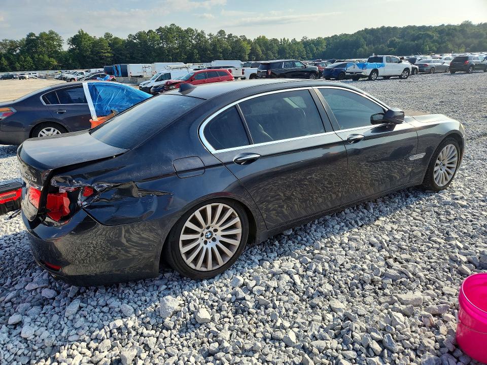 Photo 3 from auction – 2011 BMW 750 with VIN WBAKC8C5XBC434415