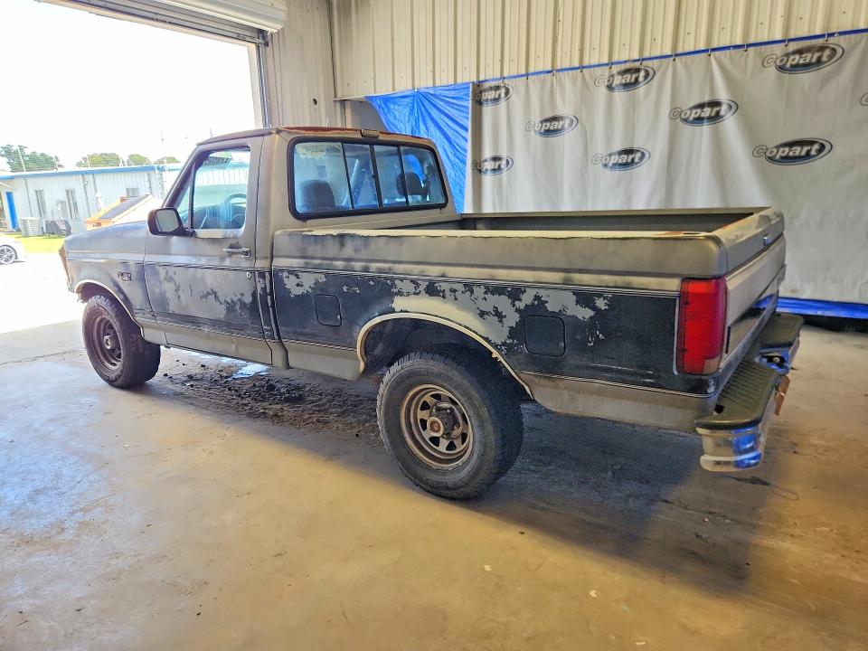 Photo 2 from auction – 1992 FORD F150 with VIN 1FTDF15H3NNA56402