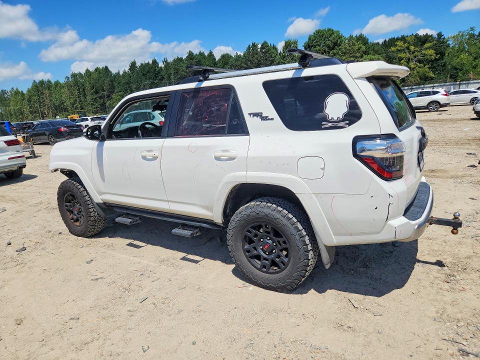Photo 2 from auction – 2018 TOYOTA 4RUNNER with VIN JTEBU5JR2J5511961