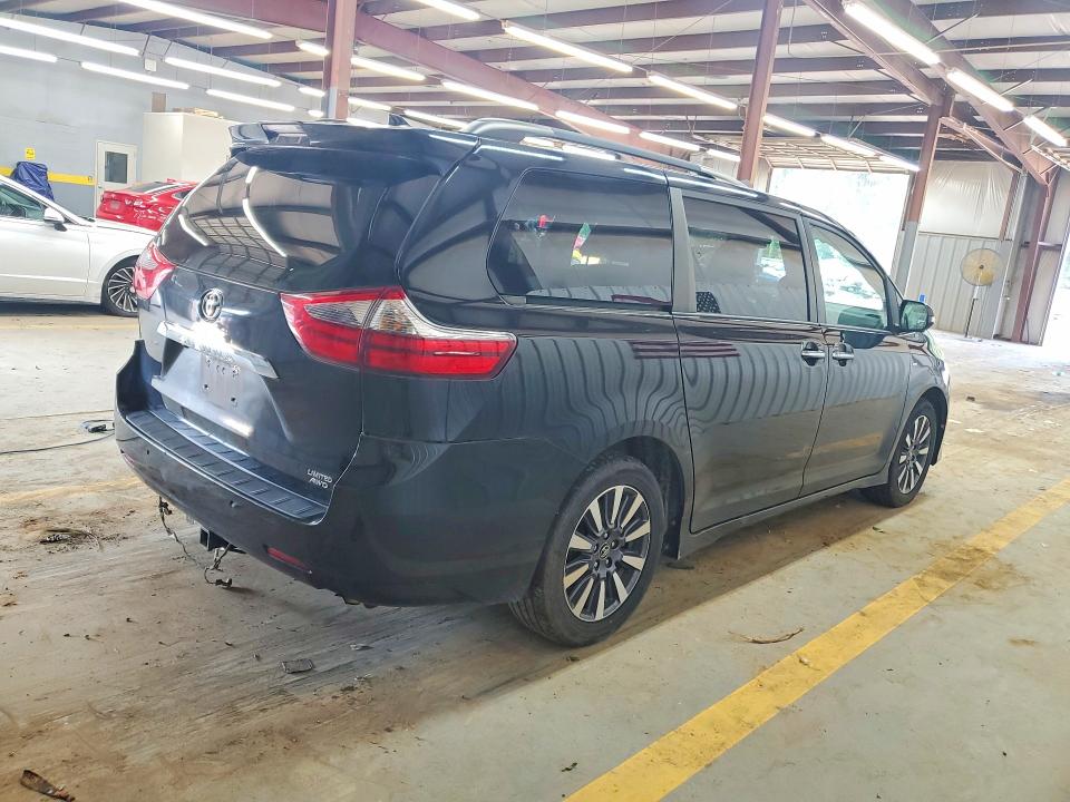 Photo 3 from auction – 2020 TOYOTA SIENNA with VIN 5TDDZ3DC3LS236897