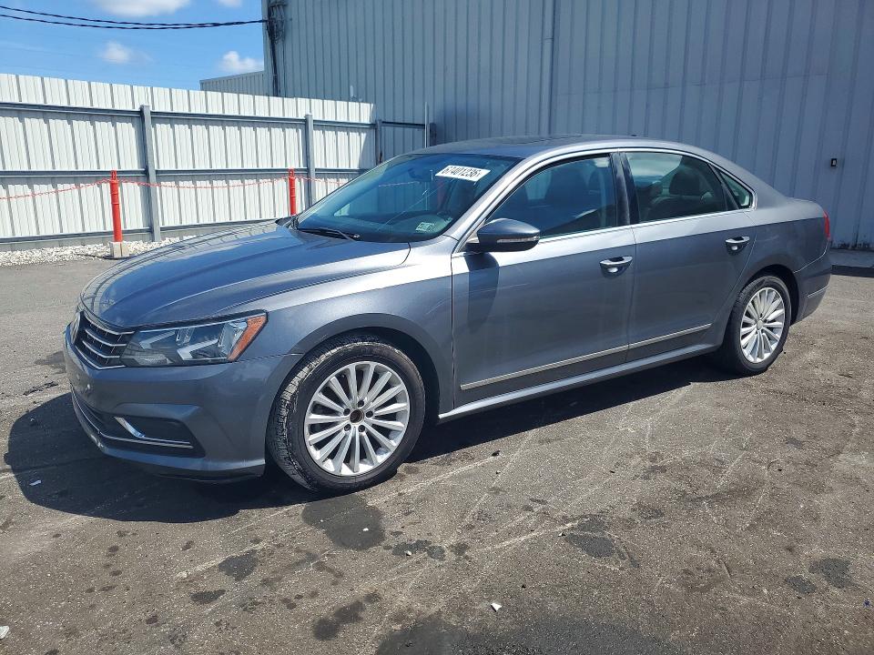 2016 VOLKSWAGEN PASSAT