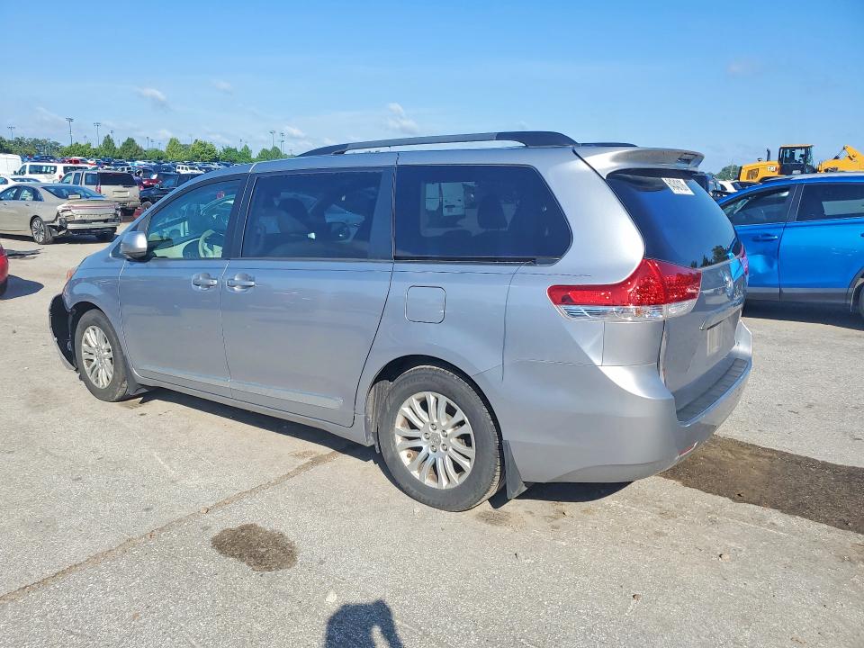 Снимка 2 от търг – 2012 TOYOTA SIENNA с VIN 5TDYK3DC6CS273786