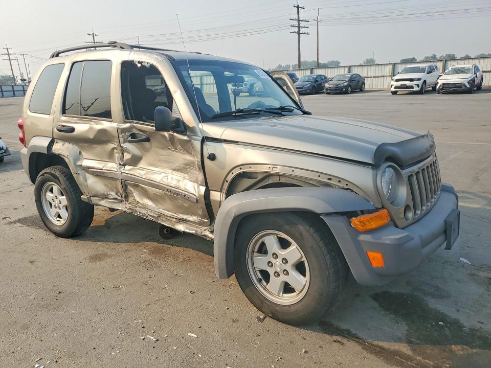 Photo 4 from auction – 2005 JEEP LIBERTY with VIN 1J4GL48K95W677419