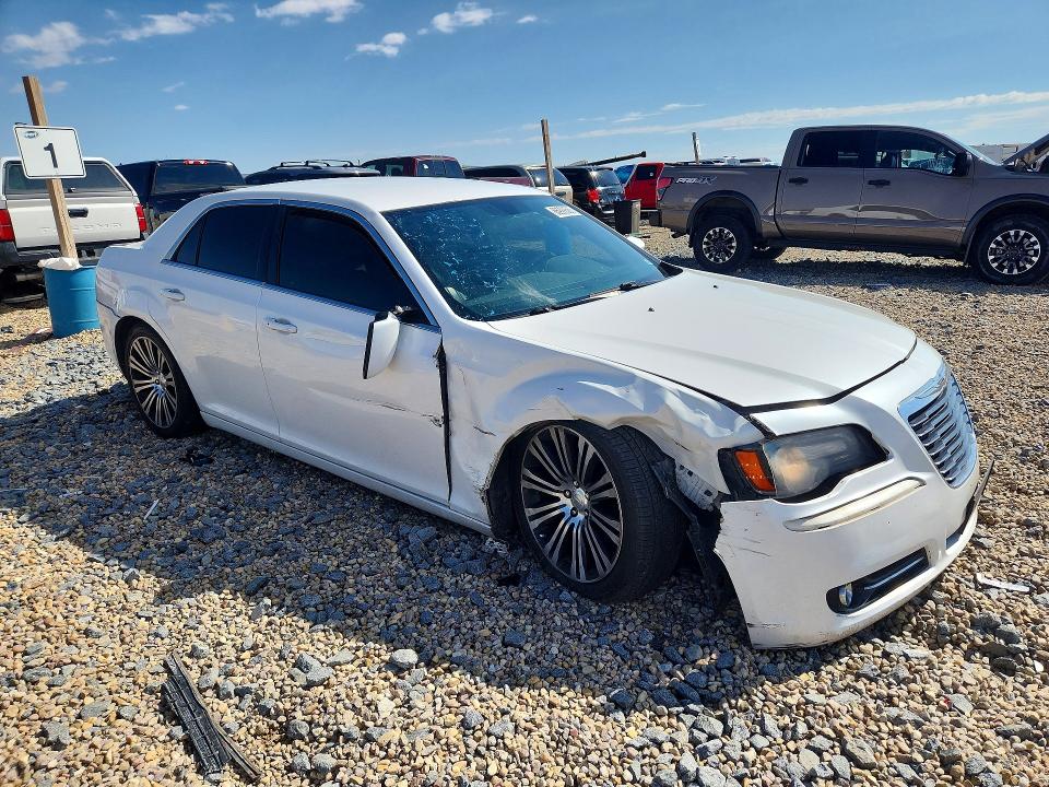 Photo 4 from auction – 2013 CHRYSLER 300 with VIN 2C3CCABG5DH708271