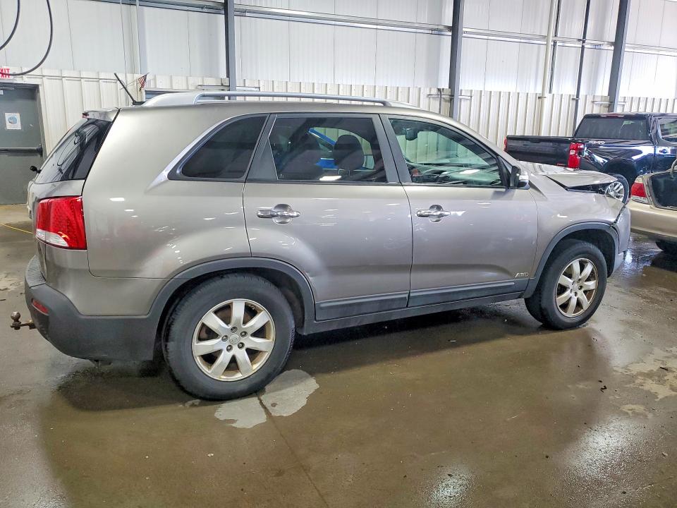 Photo 3 from auction – 2012 KIA SORENTO with VIN 5XYKTCA66CG264701