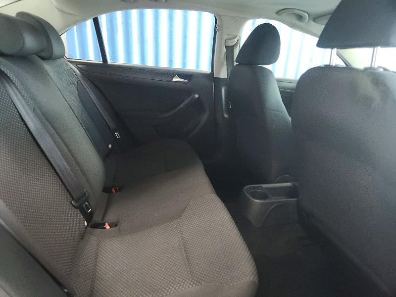 Photo 10 from auction – 2011 VOLKSWAGEN JETTA with VIN 3VW1K7AJ6BM392350