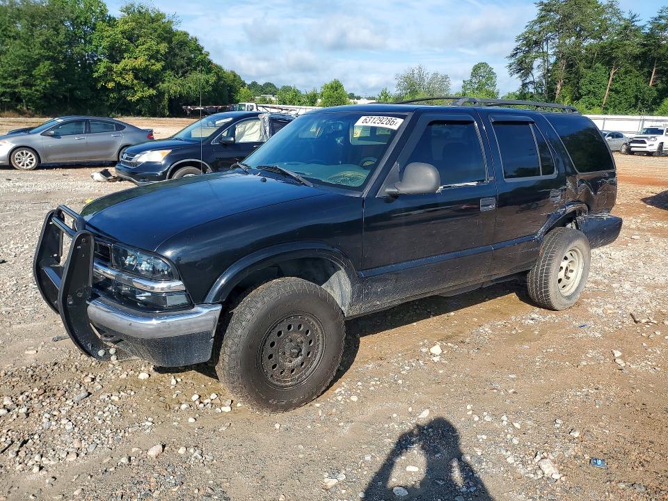 CHEVROLET BLAZER 2001 with VIN 1GNDT13W112185459 - Photo from auction