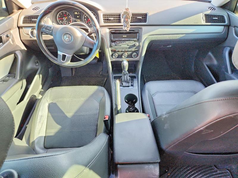 Photo 8 from auction – 2015 VOLKSWAGEN PASSAT with VIN 1VWAT7A35FC046974