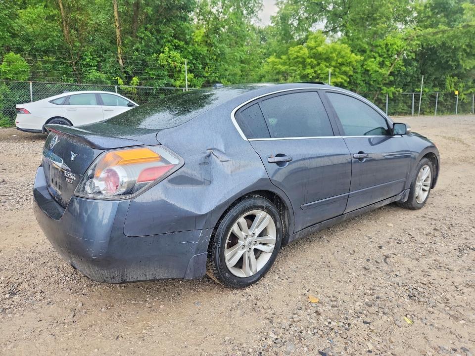 Photo 3 from auction – 2011 NISSAN ALTIMA with VIN 1N4BL2AP5BN484427