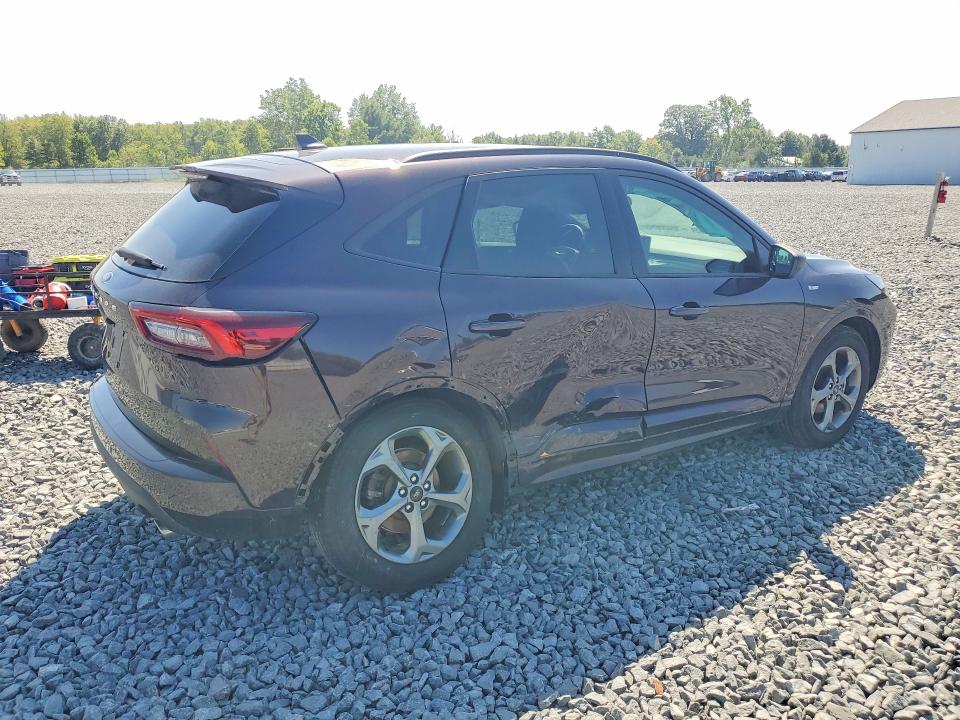 Photo 3 from auction – 2023 FORD ESCAPE with VIN 1FMCU0MN9PUA99679