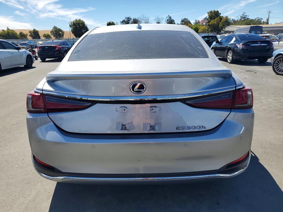 Zdjęcie 6 z aukcji – 2022 LEXUS ES 300H z VIN 58ADA1C13NU017890